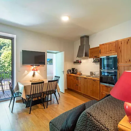 Apartment Cosy A Avec Balcon, Centre-ville, 2 Chambres, Pour 4 A 6 Personnes - Fr-1-401-296
