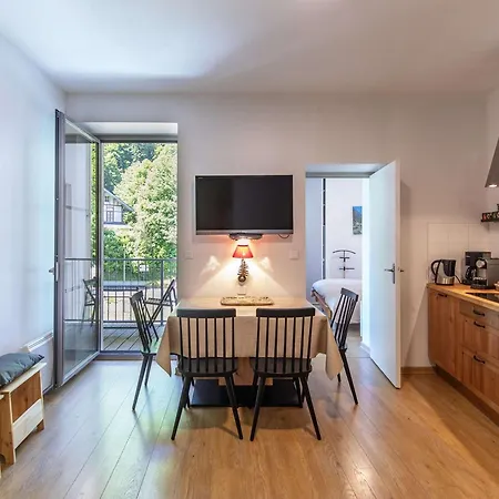 아파트 Cosy A Avec Balcon, Centre-ville, 2 Chambres, Pour 4 A 6 Personnes - Fr-1-401-296