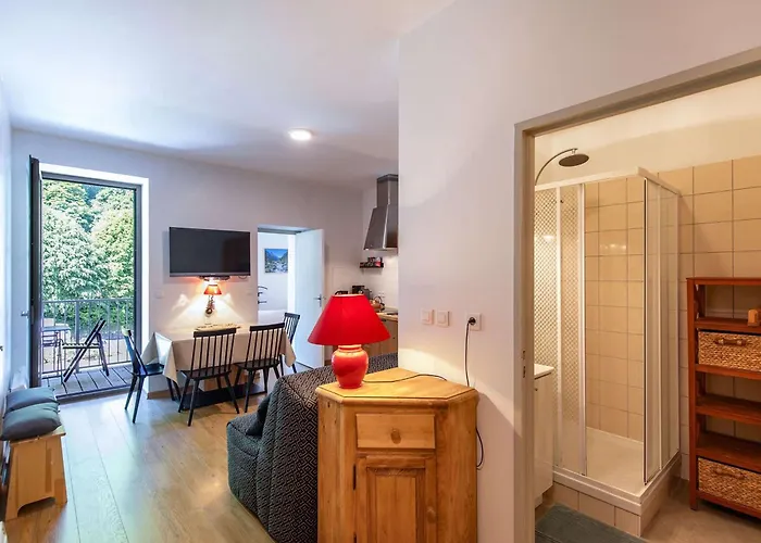 Cosy à Avec Balcon, Centre-ville, 2 Chambres, Pour 4 à 6 Personnes - Fr-1-401-296 Appartement *