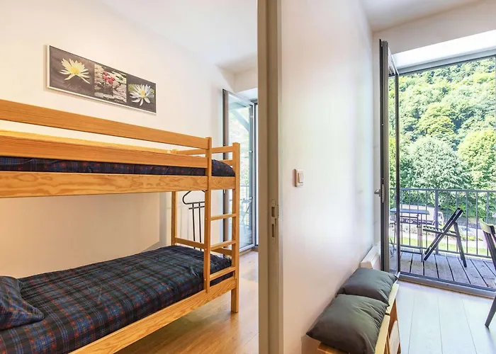 Cosy à Avec Balcon, Centre-ville, 2 Chambres, Pour 4 à 6 Personnes - Fr-1-401-296 Appartement Cauterets