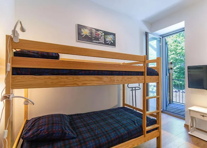 Cosy à Avec Balcon, Centre-ville, 2 Chambres, Pour 4 à 6 Personnes - Fr-1-401-296 Cauterets