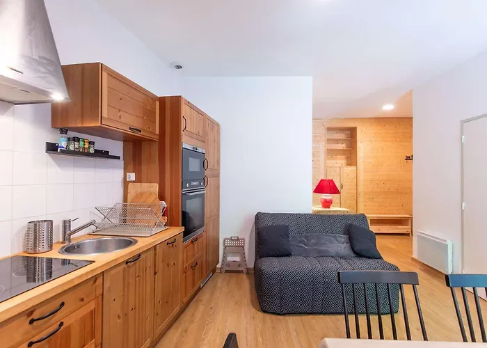 Cosy à Avec Balcon, Centre-ville, 2 Chambres, Pour 4 à 6 Personnes - Fr-1-401-296 Appartement